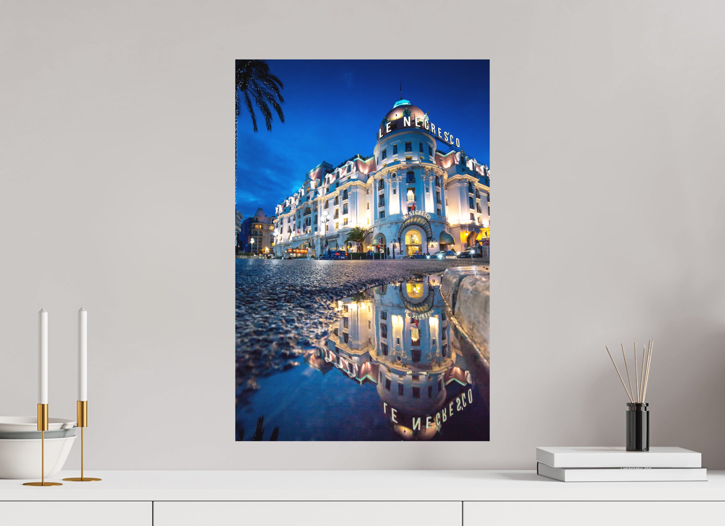 👉 Tirage d’art Nice hôtel Negresco reflets nuit Promenade des Anglais Côte d’Azur 40 x 60 cm, Hahnemühle Photo Rag Bright White Reflets du Negresco