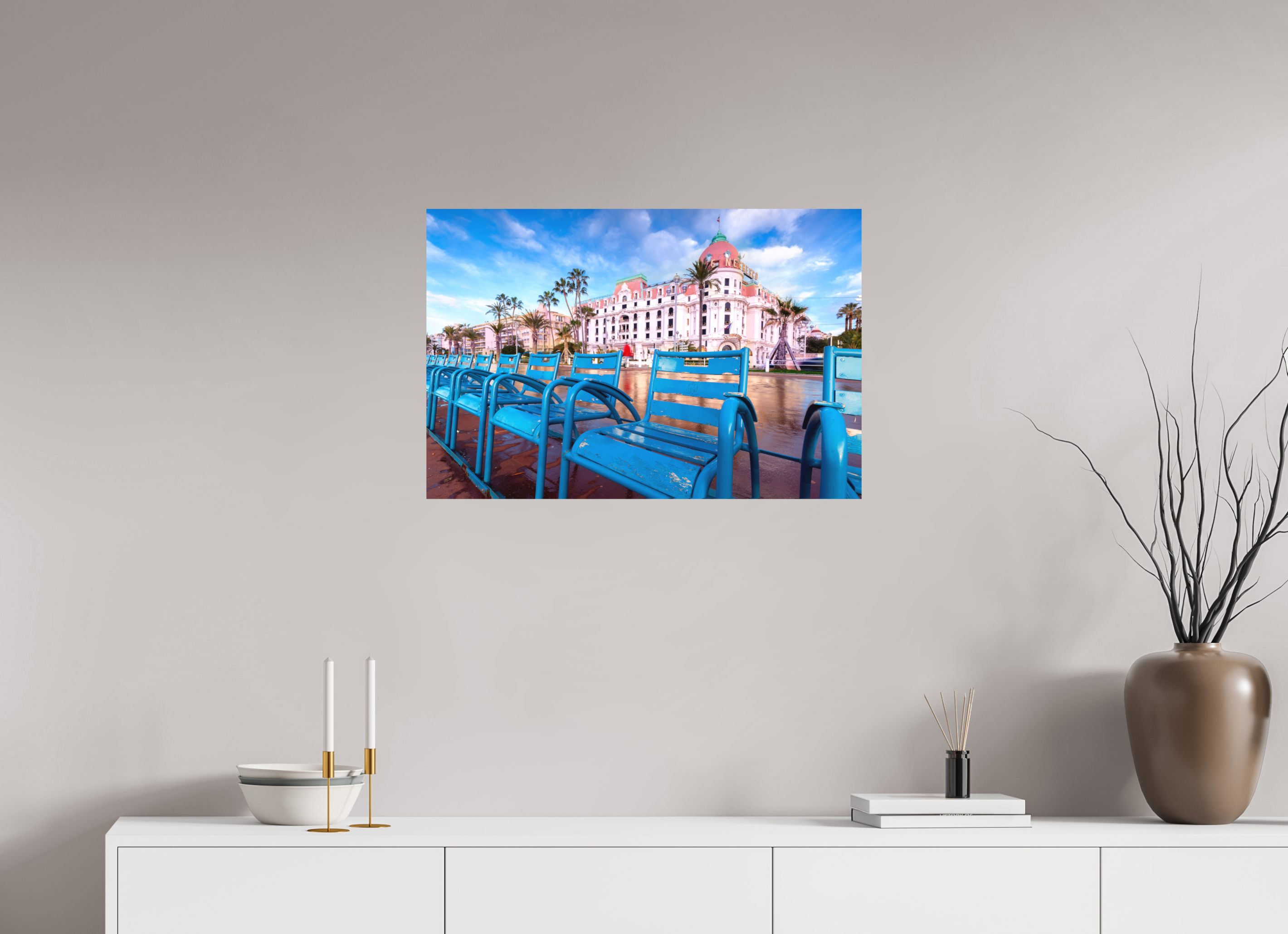 Tirage d’art Nice chaises bleues devant le Negresco sur la Promenade des Anglais